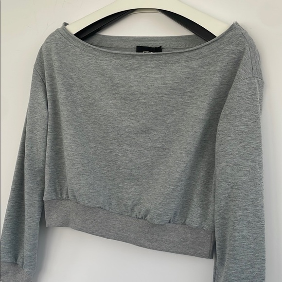 Cider Grey Asymmetrical Neck Long Sleeve Crop Top  Sweater Small - Picture 6 of 15